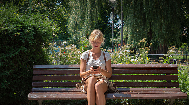 Ženy se po 35 letech dozvěděly, že byly při porodu zaměněny. Bydlely kousek od sebe