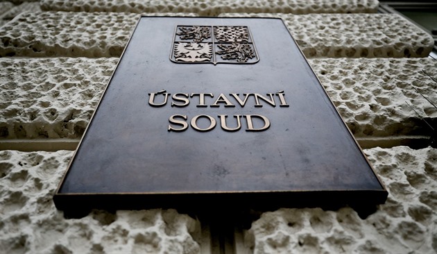 Ústavní soud zrušil letošní zmrazení platů soudců. Poukázal na nesystémové zásahy