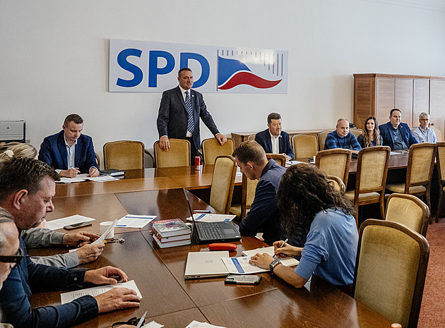 Zástupci SPD vystoupí po jednání klubu. Budeme se bavit, co dál, avizoval Rajchl
