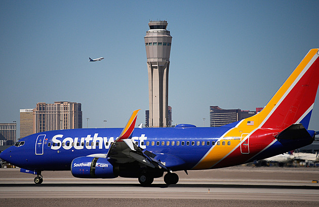 Letiště v USA čelí problémům. Chybějí dispečeři, letadla nabírají zpoždění