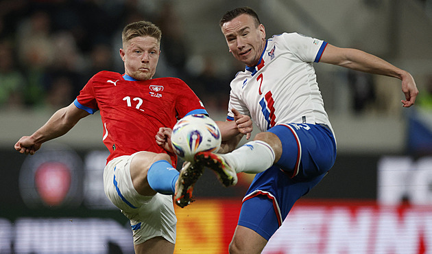ONLINE: Faery - Česko 0:0, v útoku Vydra i Černý, v obraně Jemelka. Nechybí Souček