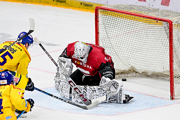 ONLINE: Budějovice dotahují Spartu. Pardubice vedou v derby, Litvínov s Brnem