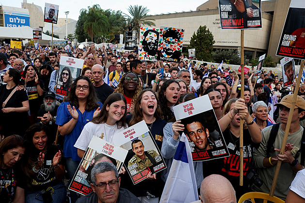 Hamás propustil prvních sedm rukojmích držených v Gaze, v rámci dohody o příměří