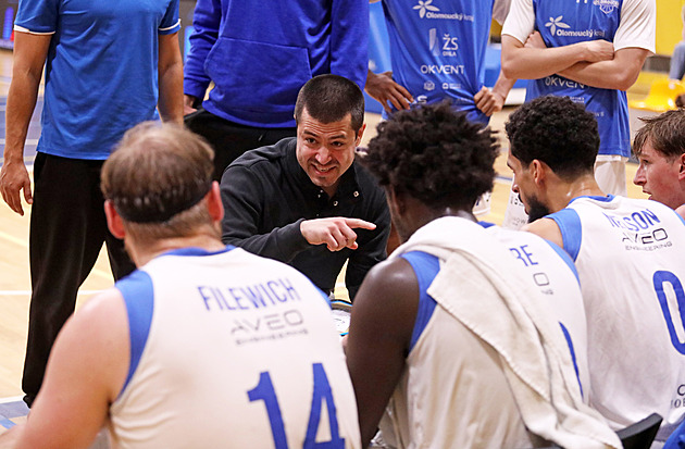 Olomoucko jsem už dva roky sledoval, říká kouč Jones. V Česku ho uchvátil ho hokej