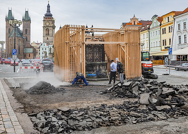 Umělecké „lešení“ zůstane déle, debatu o stavu Velkého náměstí rozhodně víří