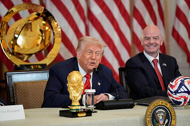 Seberu vám fotbal i olympiádu, hrozí Trump městům. Nemá na to právo
