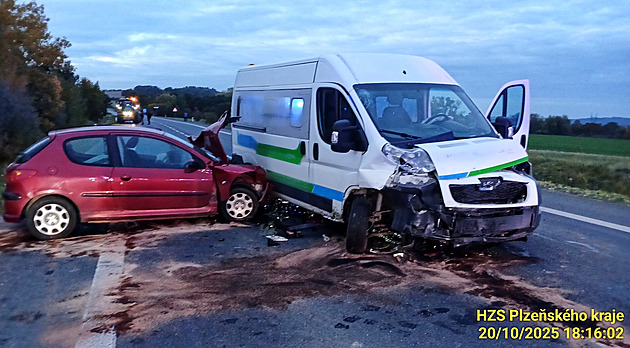 Řidička, která zřejmě úmyslně bourala s dcerou v autě, skončila na psychiatrii