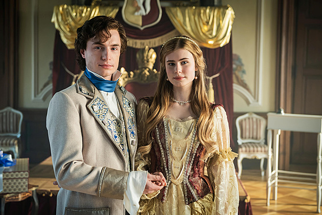 Štědrý večer na Strašperku, silvestr se StarDance. ČT zve na vánoční program