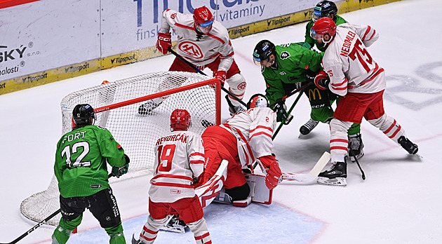 ONLINE: Lídr hraje s Boleslaví, Litvínov ztrácí s Libercem. Kometa vyzve Vítkovice