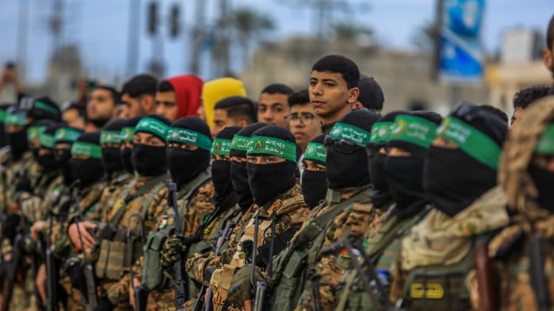 Teroristé z Hamásu bydlí v luxusním hotelu v Káhiře. Turisté tak hodují s džihádisty