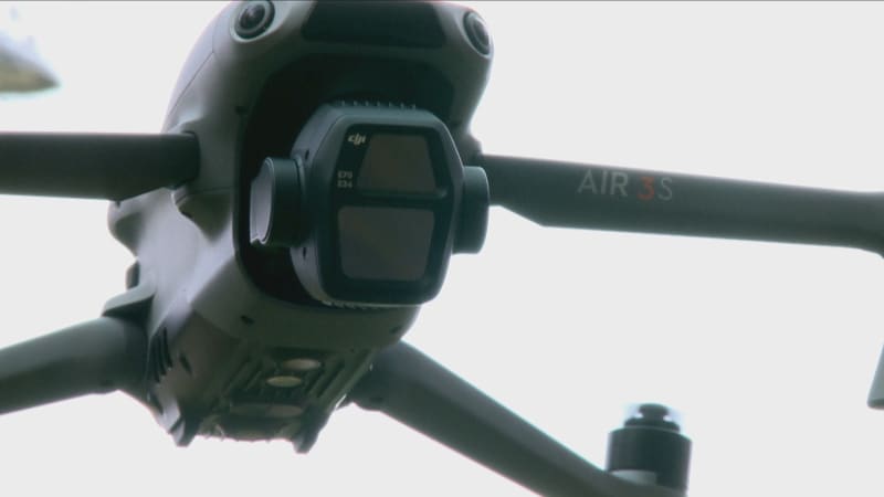 Neidentifikovatelný dron poletoval u Berlína. Tamní letiště kvůli tomu zastavilo provoz