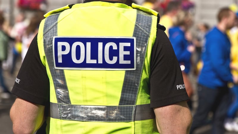 Krvavý útok v Británii: Několik lidí bylo pobodáno ve vlaku, policie zatkla dva podezřelé