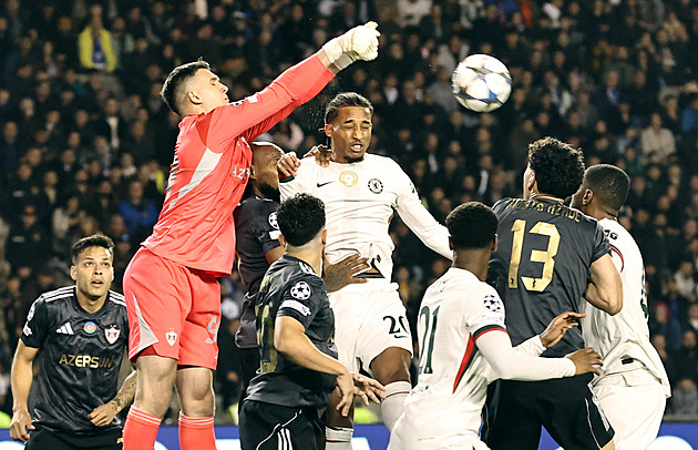 ONLINE: Karabach vyrovnal s Chelsea, pak v akci Barcelona, City i Leverkusen