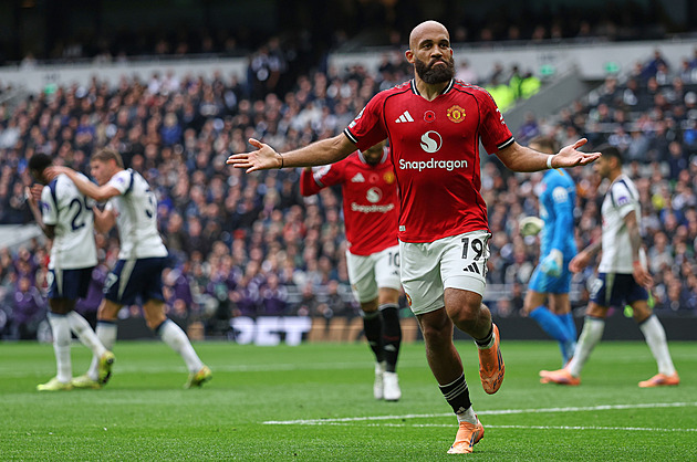 ONLINE: Hraje se šlágr Tottenham - United, pak v akci West Ham, Arsenal či Chelsea