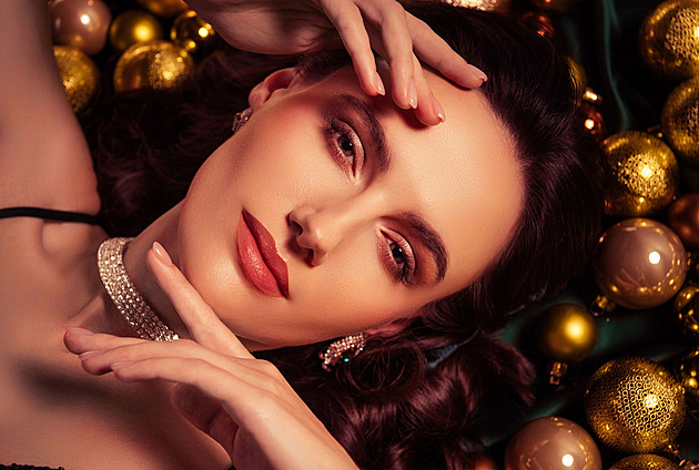 Diamanty hrají prim v péči o krásu. Zdobí úsměv, vlasy a zkrášlují pleť