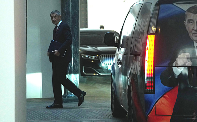 Babiš jedná s Pavlem, který chce vědět, jak šéf ANO vyřeší střet zájmů