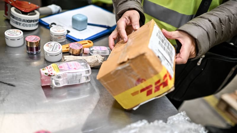 Konec levných balíčků z čínských e-shopů. EU chce cla na malé zásilky ze třetích zemí