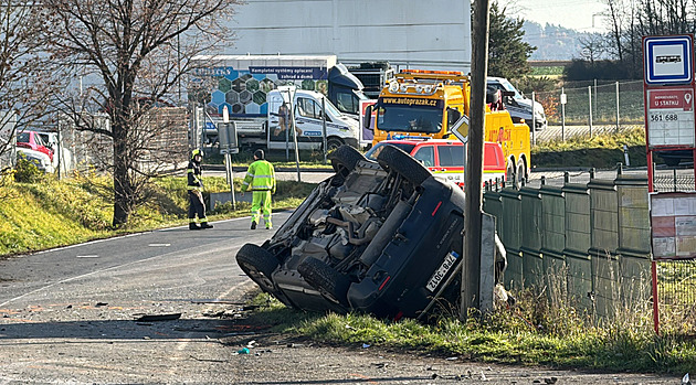 Tragická srážka s náklaďákem na Příbramsku, řidička osobního auta zemřela