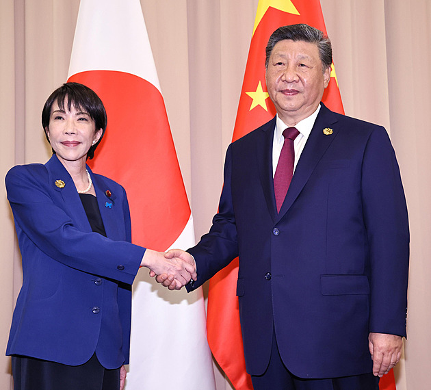 Podřezejte jim krky! V Číně povstávají vlčí válečníci, žízní po krvi japonské premiérky