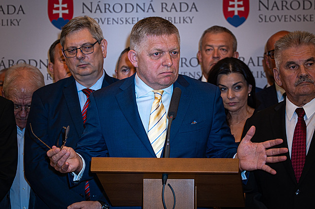 Fico chce odvolat vicepremiéra Kmece kvůli podezřelým dotacím