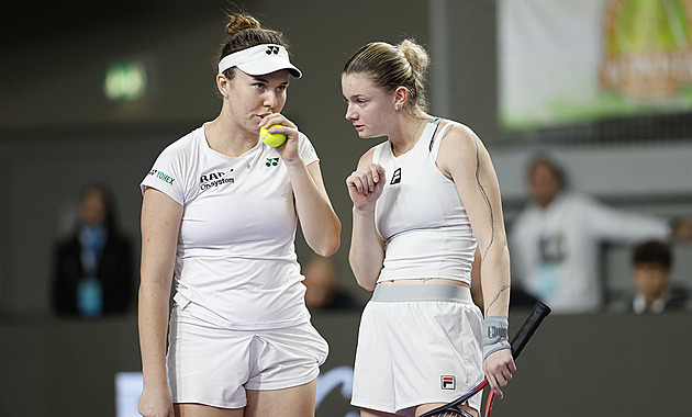 Tenis ONLINE: Nosková srovnala, s Havlíčkovou v rozhodující čtyřhře vedou