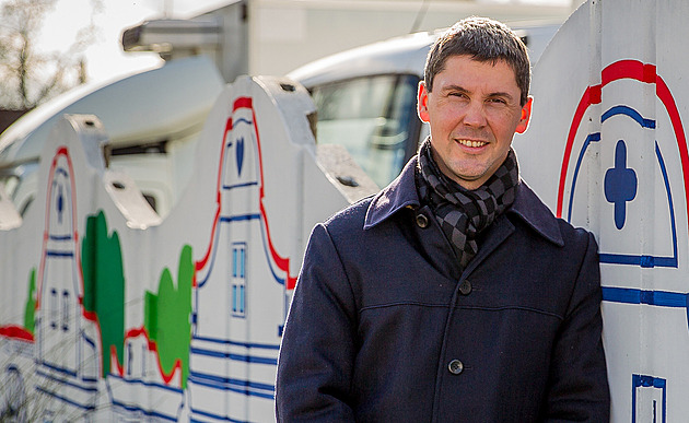 Madeta se ocitla bez korunního prince. Jan Teplý skončil v největší mlékárně