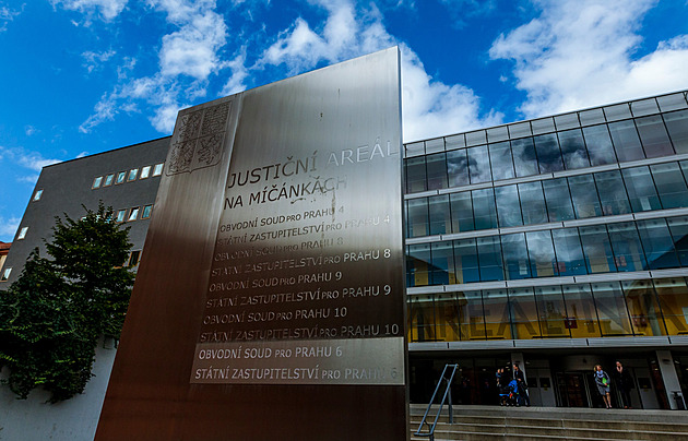 Soud v kauze zakázek TSK osvobodil Valentu i další obžalované