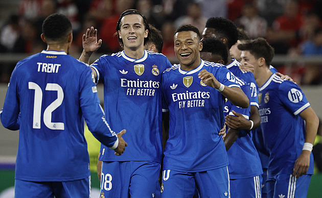 ONLINE: Mbappé vstřelil hattrick za sedm minut! 17letý Karl znovu úřaduje za Bayern