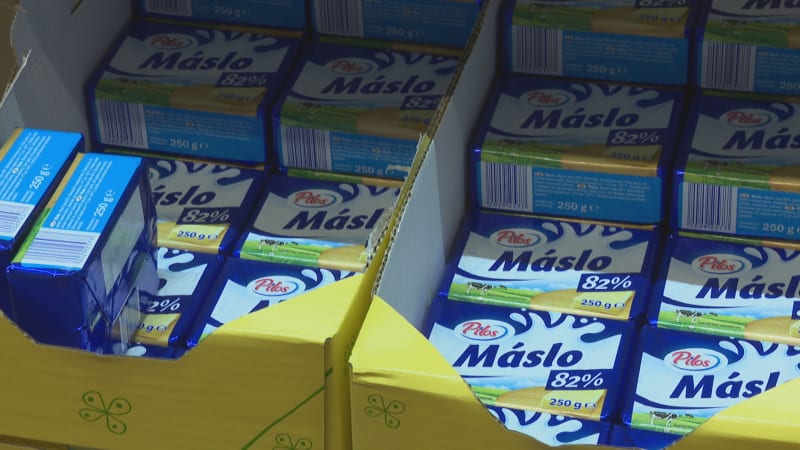 Cenová válka: Máslo jde na dračku, seženete ho i za 28 korun. Paráda, radují se zákazníci
