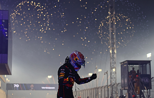 V Kataru vyhrál Verstappen před Piastrim, o titulu F1 rozhodne poslední závod