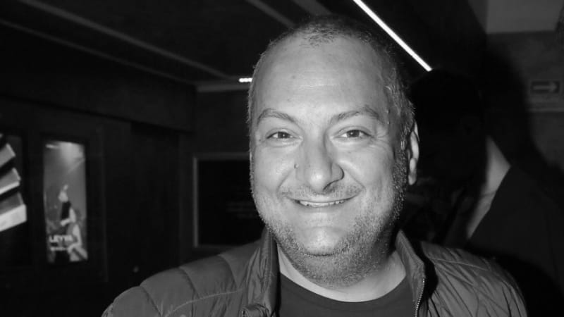 Zemřel oblíbený moderátor Patrik Hezucký. V poslední době se potýkal se zdravotními problémy 