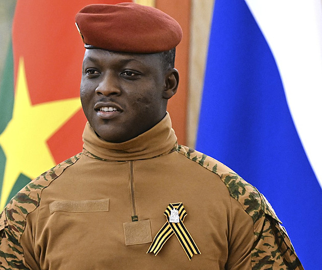 Burkina Faso pustila skupinu lidí viněných ze špionáže. Je mezi nimi i český občan