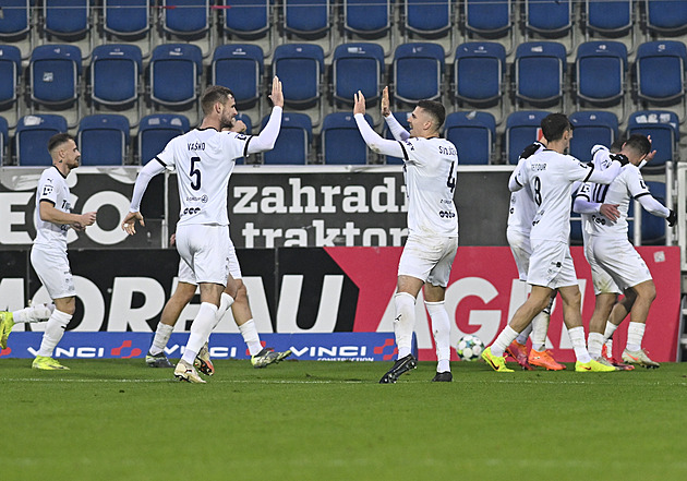 Slovácko - Plzeň 3:0, šok pro favorita, proti bývalému klubu se trefil i Petržela