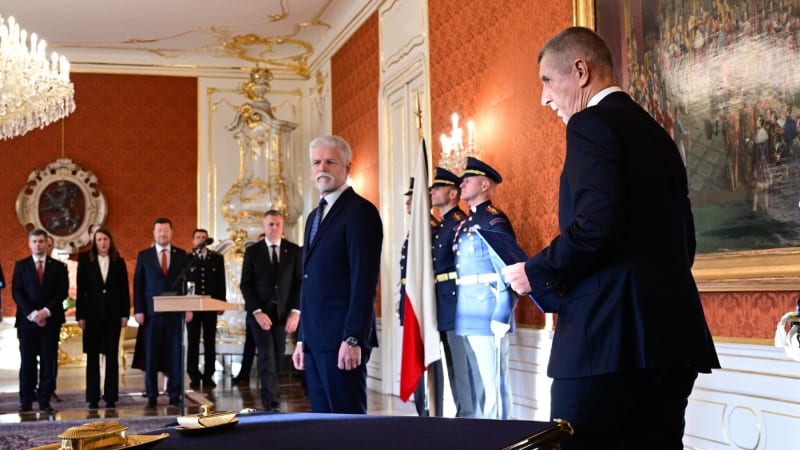 ON-LINE: Udělám maximum, slíbil Babiš na Hradě. Fiala mu gratuloval