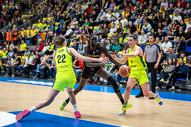 Basket ONLINE: Neporažený Galatasaray testuje USK. Pražanky v závěru čelí náporu