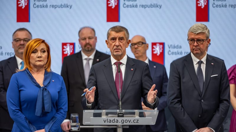 PŘEHLEDNĚ: Růst platů, boj s prací načerno a stop zeleným daním. Co slíbili první den ministři?