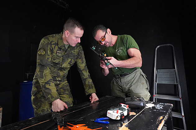 „Uráží nás to, čelíme tlaku.“ Vetchý promluvil o prověřování dronové sbírky