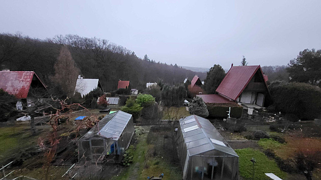 Rodinné vztahy, masáže a ezoterika. Co je klíčem k záhadnému únosu chlapce