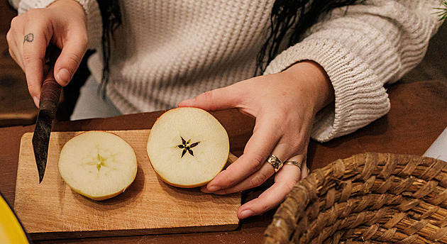 Vánoční tradice, které milujeme: cukroví, jmelí i zlaté prasátko