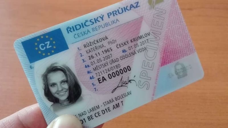 Mladí i starší řidiči si od nového roku výrazně polepší. Na úřady už prakticky nemusí