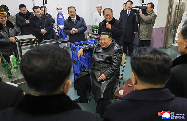 Kim otvíral továrny. Ochutnal sójovou omáčku, těstoviny či pivo