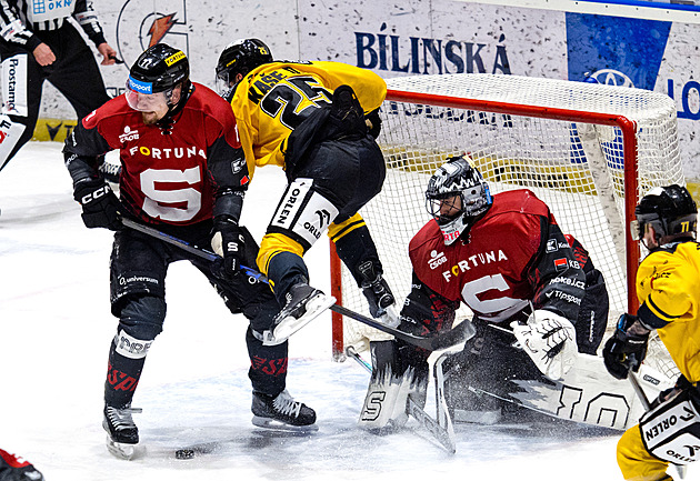 ONLINE: Litvínov potřetí vede nad Spartou. V Třinci se prodlužuje, Jágr zpět v sestavě