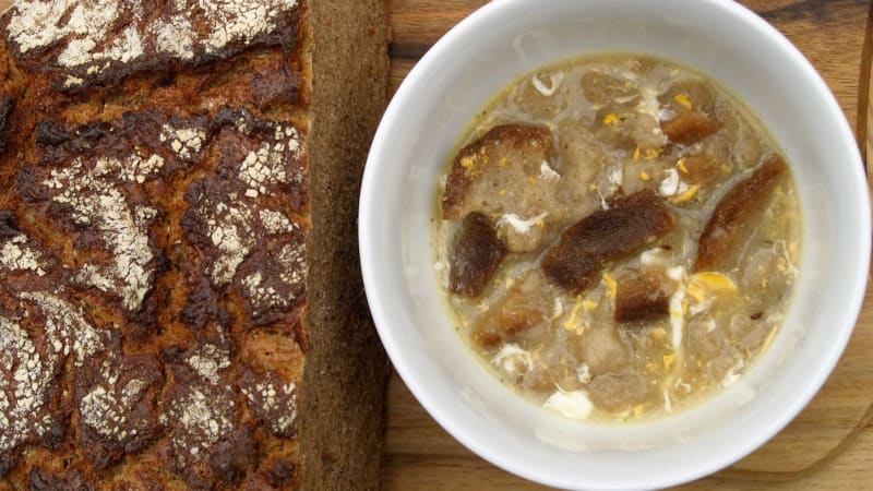 Nejodpornější jídla světa: Vařená ovčí hlava nebo knedlíky s krví. S čím boduje Česko?