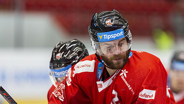 Užívám si, že jsme první. Knotek o partě ve Slavii i vzpomínkách na Olomouc