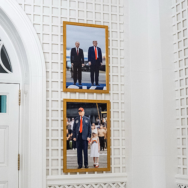Trump si v Bílém domě pověsil fotku s Putinem. Těsně nad snímek s vnučkou