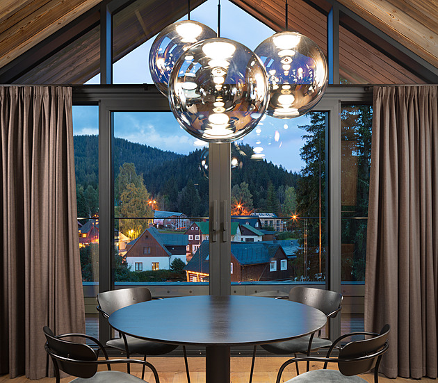 Z 2+kk na velkorysý prostor. Rodina má v Harrachově byt, který skutečně dýchá