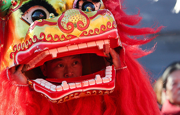 Začal rok koně. Kvůli pověře o dívkách ho v Asii provází demografická anomálie