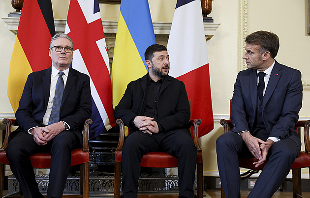 Francie a Británie chtějí předat Ukrajině jadernou zbraň, tvrdí ruská rozvědka