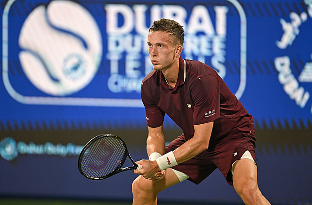 V Dubaji slaví Menšík i Lehečka. Svrčina si v Acapulku poradil s Duckworthem