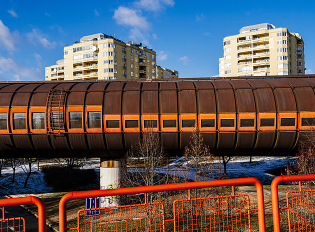 Ikonický tubus metra čeká po třiceti letech oprava, pracovat se bude za provozu